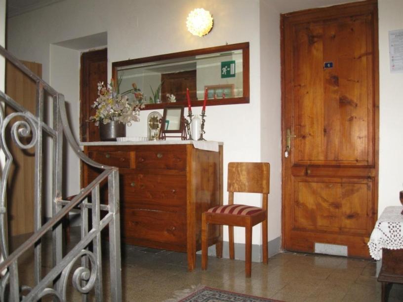 Albergo Ristorante Guidi ปิสโตยา ภายนอก รูปภาพ