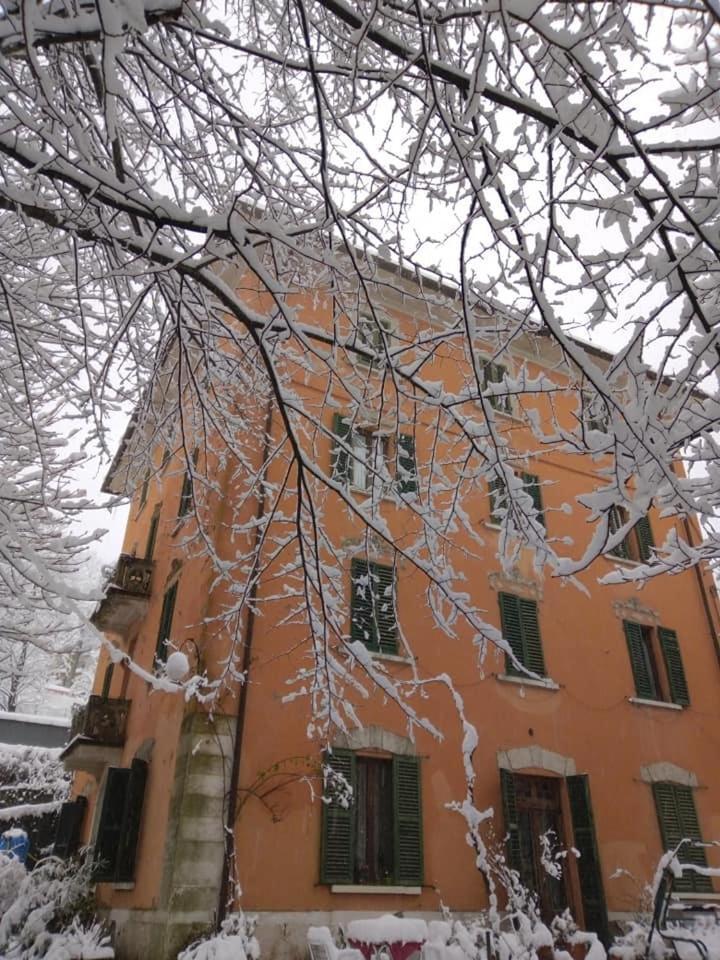 Albergo Ristorante Guidi ปิสโตยา ภายนอก รูปภาพ
