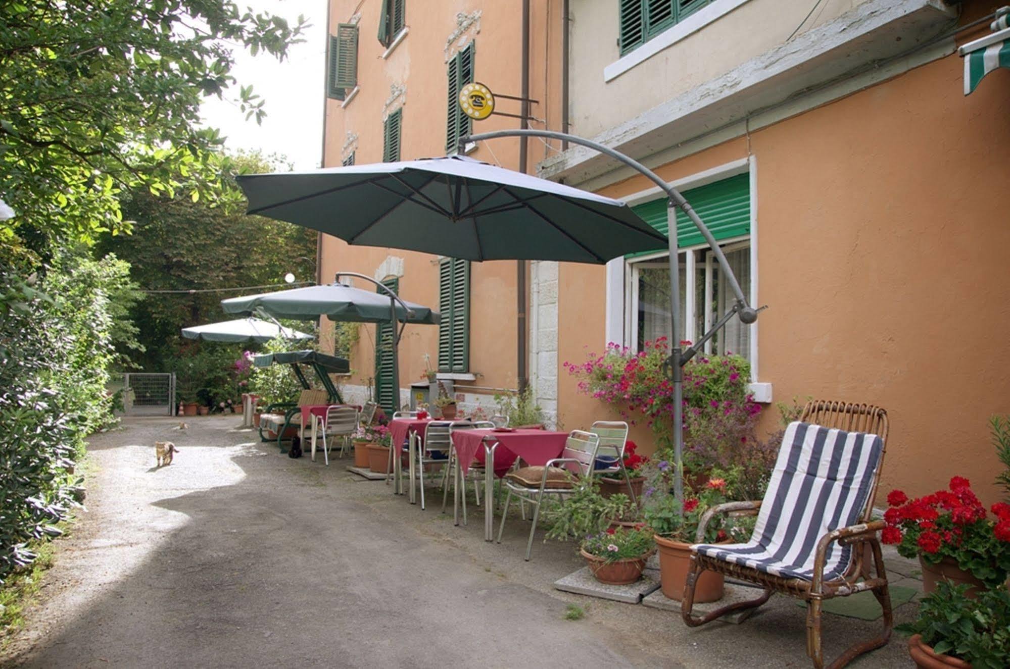 Albergo Ristorante Guidi ปิสโตยา ภายนอก รูปภาพ