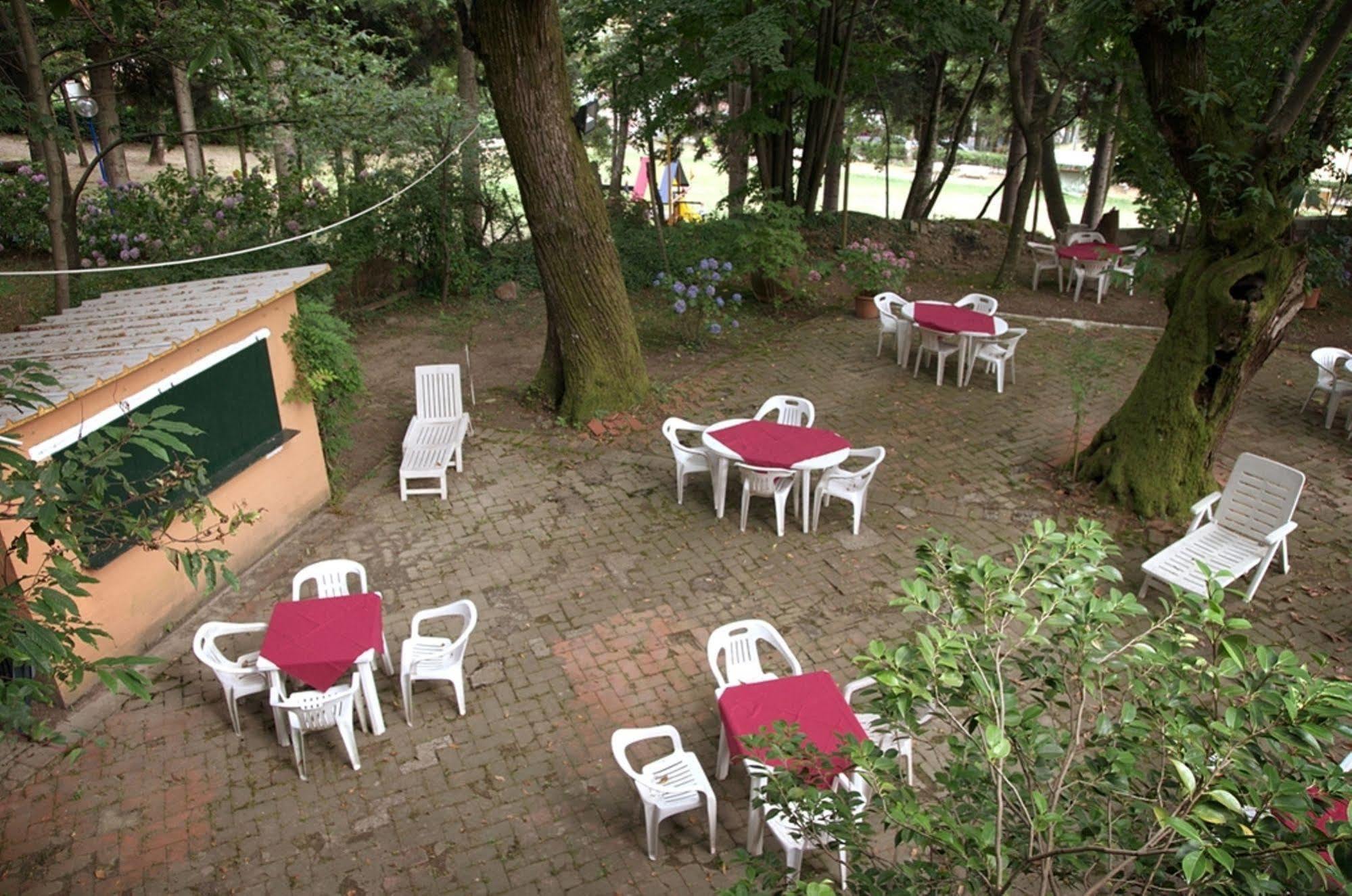 Albergo Ristorante Guidi ปิสโตยา ภายนอก รูปภาพ